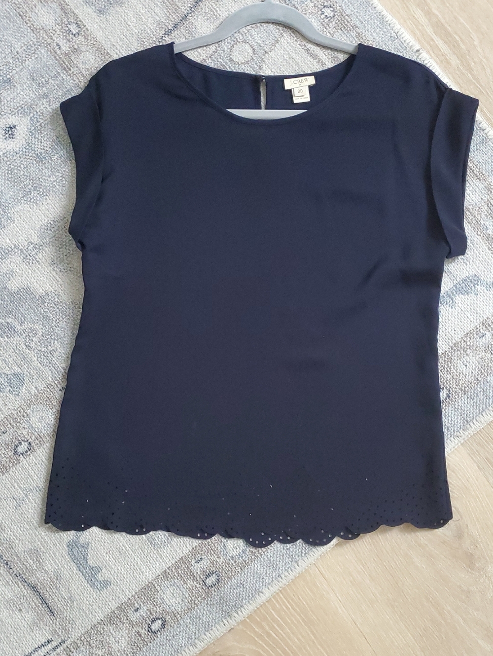 J. Crew Woman's Navy Scallop Eyelet Hem Top Shirt Sz00